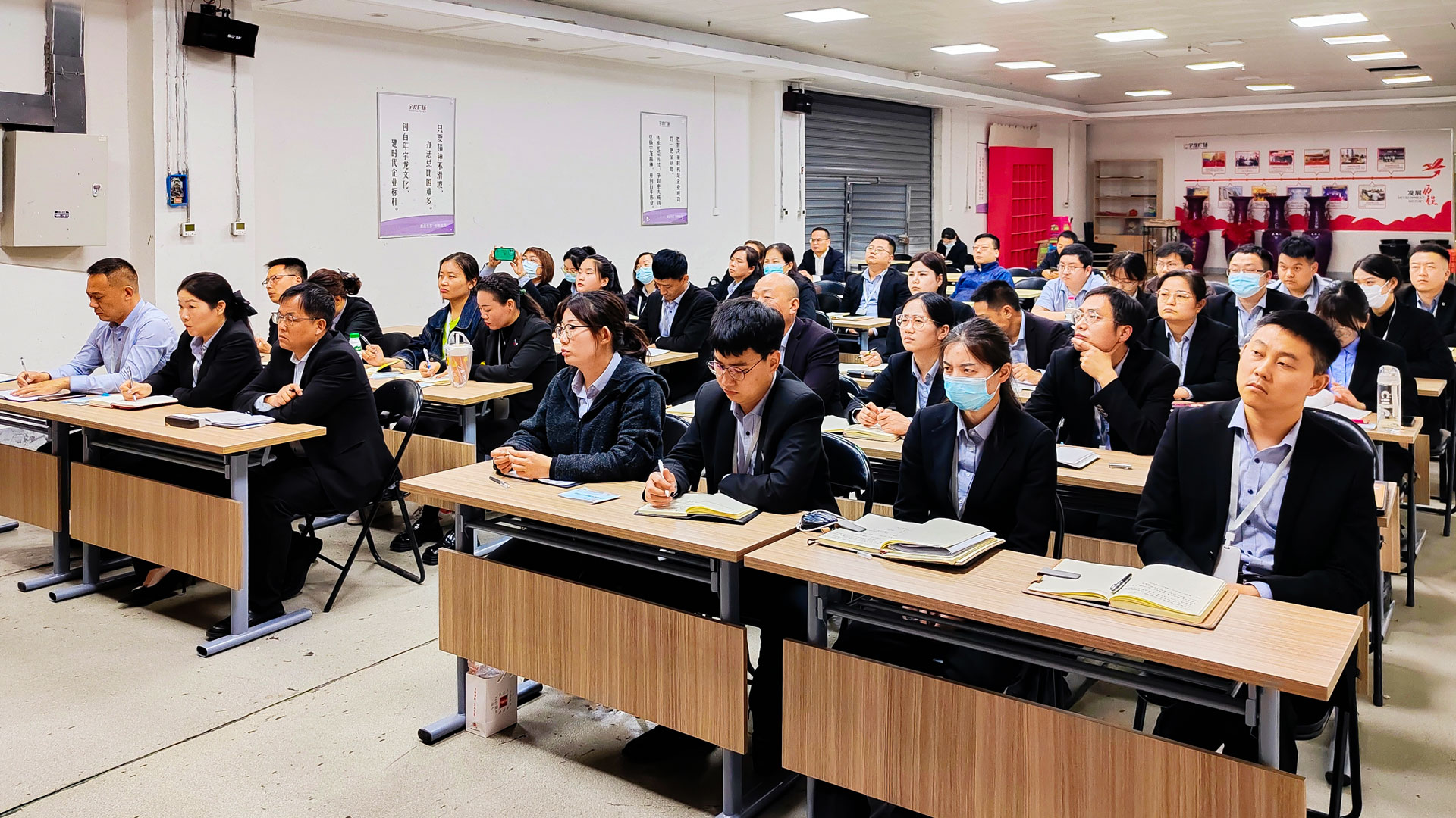 百貨公司：抓培訓，促提升圖二.jpg